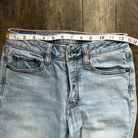 American Eagle Vintage Hi-Rise Jeans Size 2 Light Wash Distressed Ripped Holes - Picture 12 of 12